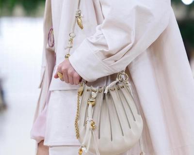 Лето в белом почему сумка этого цвета работает всегда